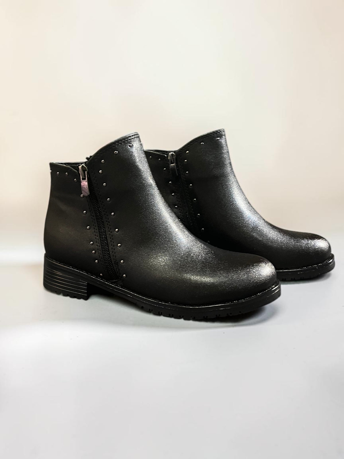 Leila, Urban Metal Trok Detaylı Siyah Kısa Bot